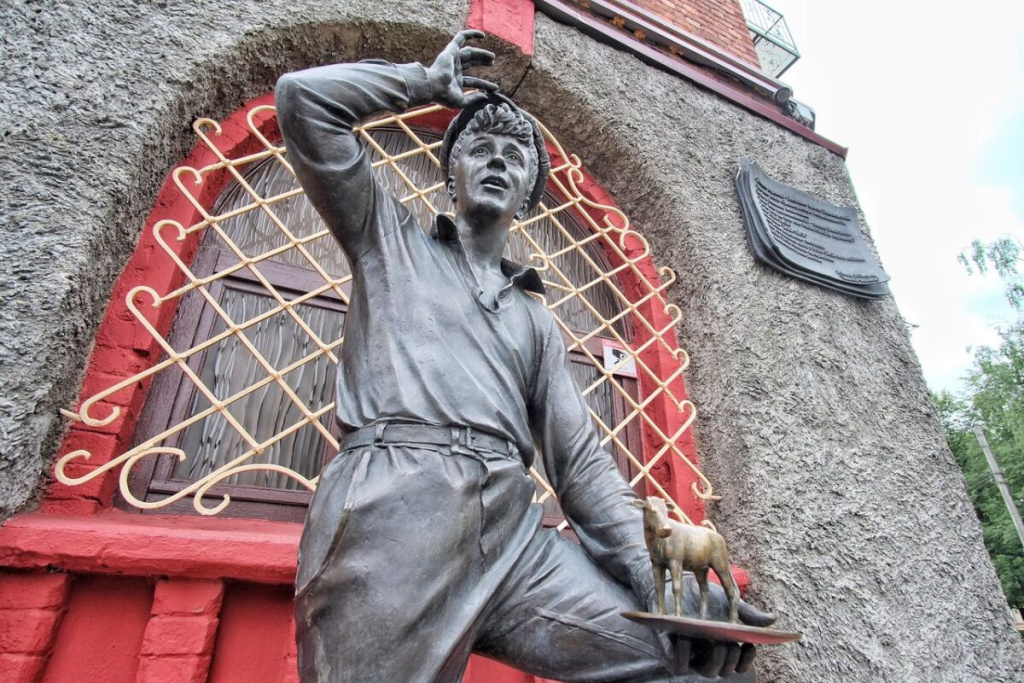 памятник.jpg памятник.jpg